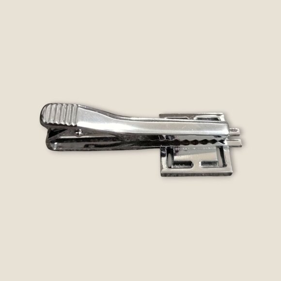 Vintage Estate Silver Tie Clip With Green Gemstone Square Design - Picture 3 of 5